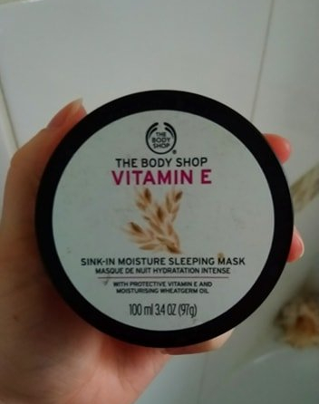Review The Body Shop Vitamin E Sink In Moisture Sleeping